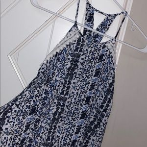 Blue and white pattern tank perfect for summer
